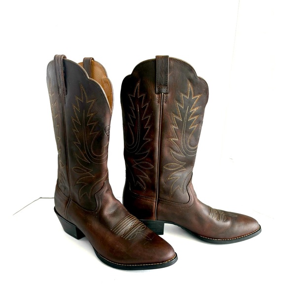 Ariat Shoes - NWOT ARIAT WESTERN COWGIRL HERITAGE DISTRESSED BROWN WOMANS BOOTS  SZ 9B